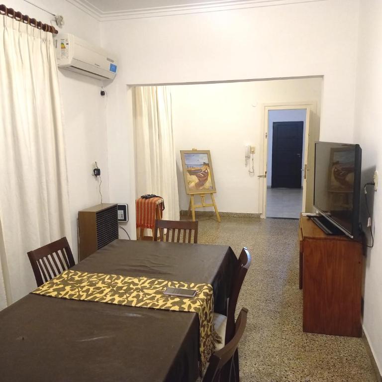 BEELAPT - Casa entera amplia, confortable y segura con garage exclusivo y parrilla - Casa de 2 dormitorios - 11