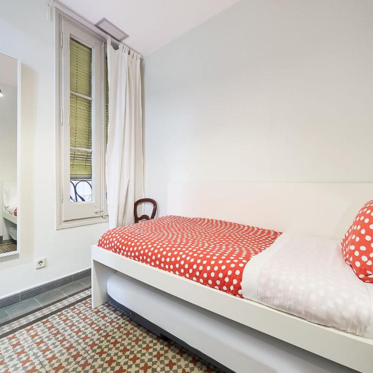 Belvilla by OYO Rambla Paris Apartment - Four-Bedroom Villa - 24