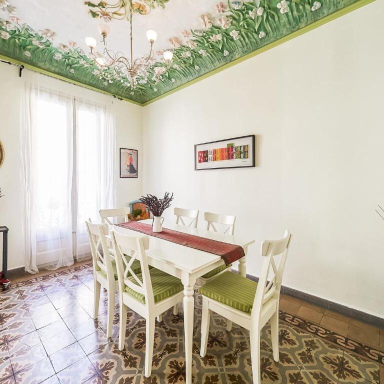 Belvilla by OYO Rambla Paris Apartment - Four-Bedroom Villa - 14