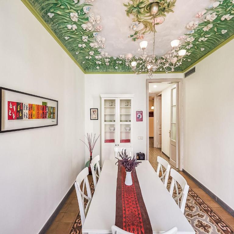 Belvilla by OYO Rambla Paris Apartment - Four-Bedroom Villa - 13