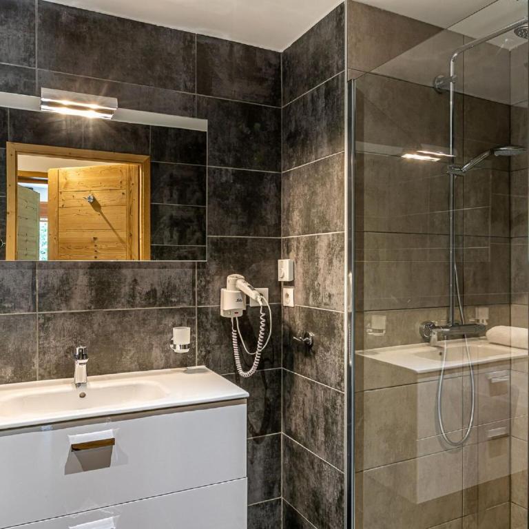 Sunny Terrace & Ski Access - Maison de Vacances 2 Chambres - 15