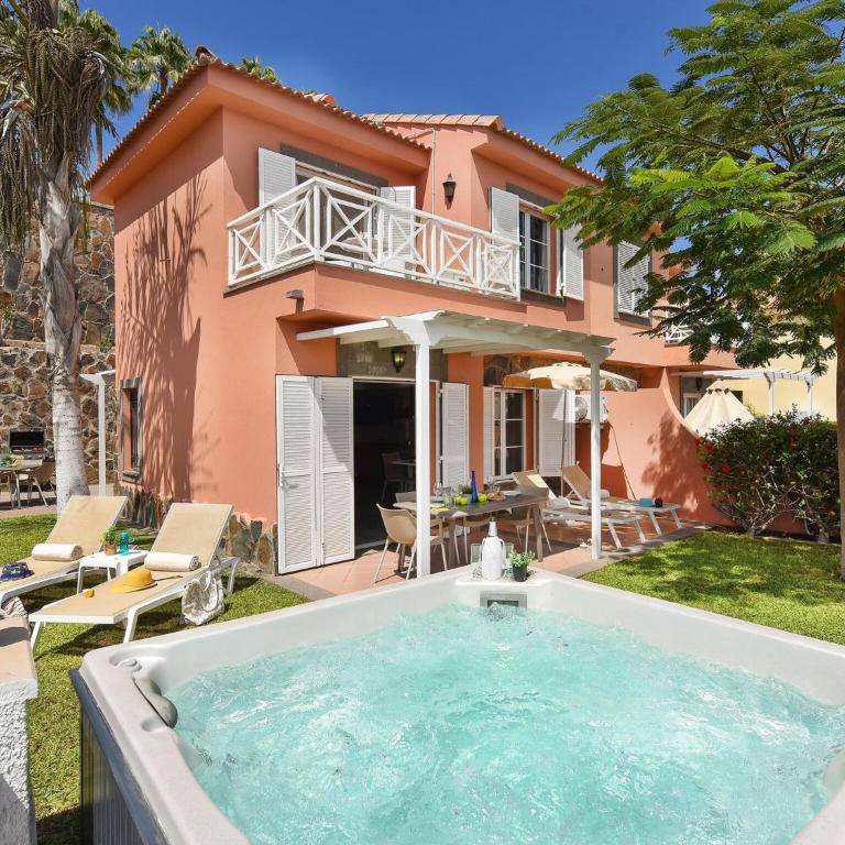 Chalet in Playa del Inglés near Maspalomas Dunes - Two-Bedroom Chalet - 1