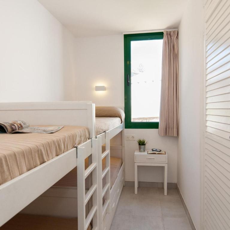 Belvilla by OYO Burras FA03 - Three-Bedroom Vacation Home - 14