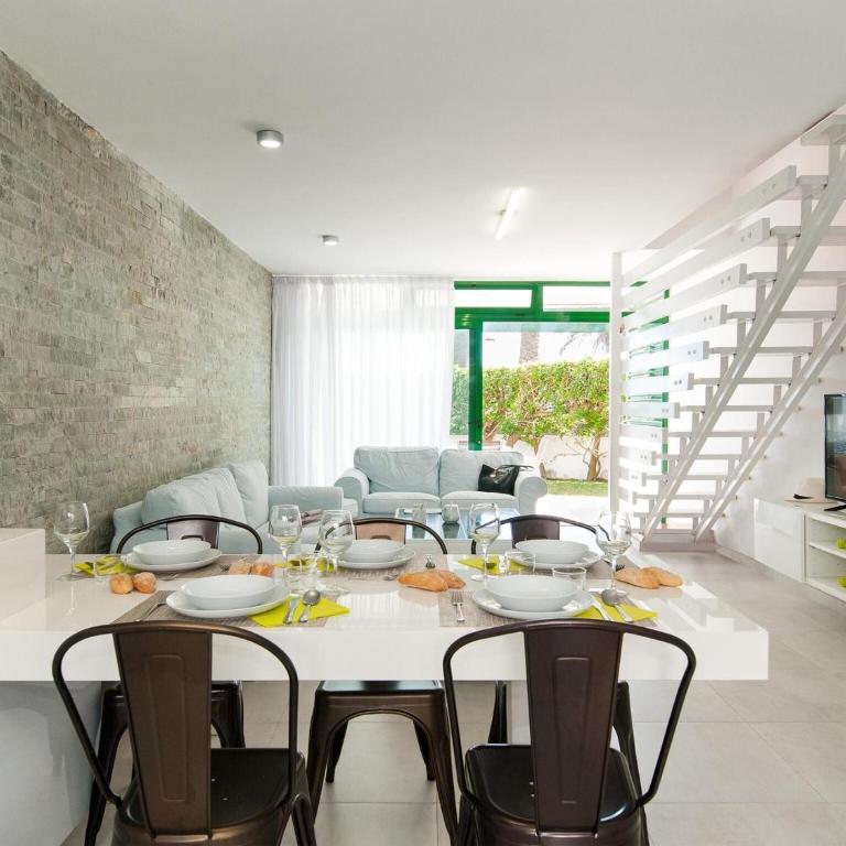 Belvilla by OYO Burras FA03 - Three-Bedroom Vacation Home - 10
