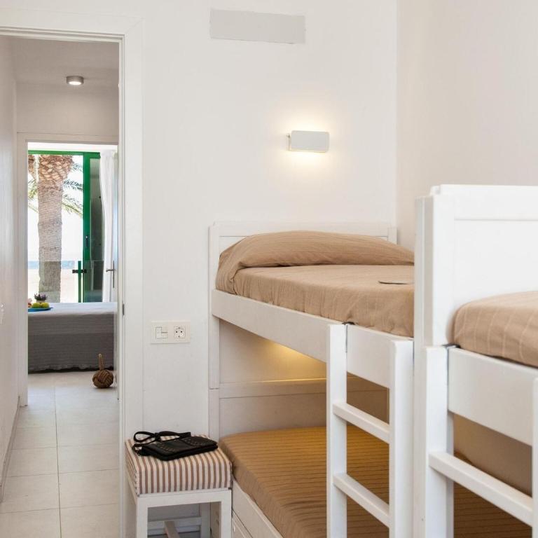Belvilla by OYO Burras FA03 - Three-Bedroom Vacation Home - 15