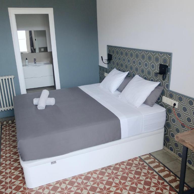 Fabrizzio's Petit - Double Room with Private Bathroom - 3