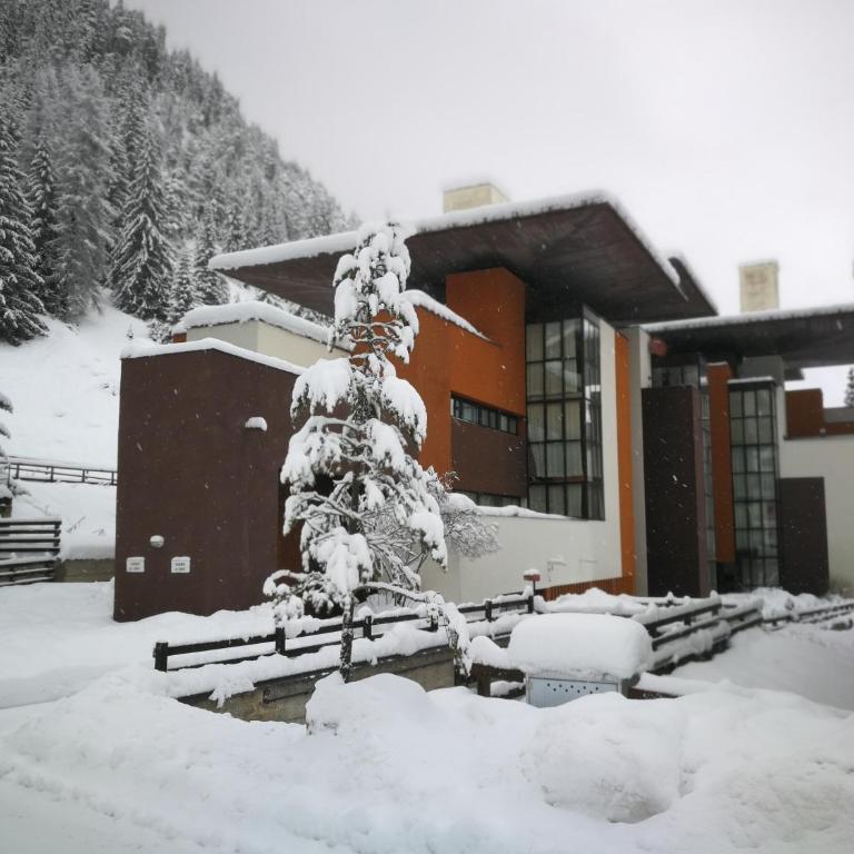 Luce Delle Dolomiti con navetta e sala giochi - Appartamento con Vista Montagna - 3