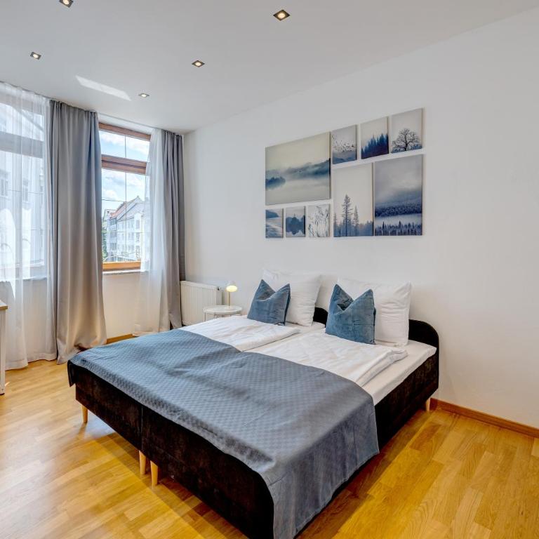 Kaza Guesthouse, centrally located 2 & 3 bedroom Apartments in Augsburg - Apartment mit 3 Schlafzimmern - 3