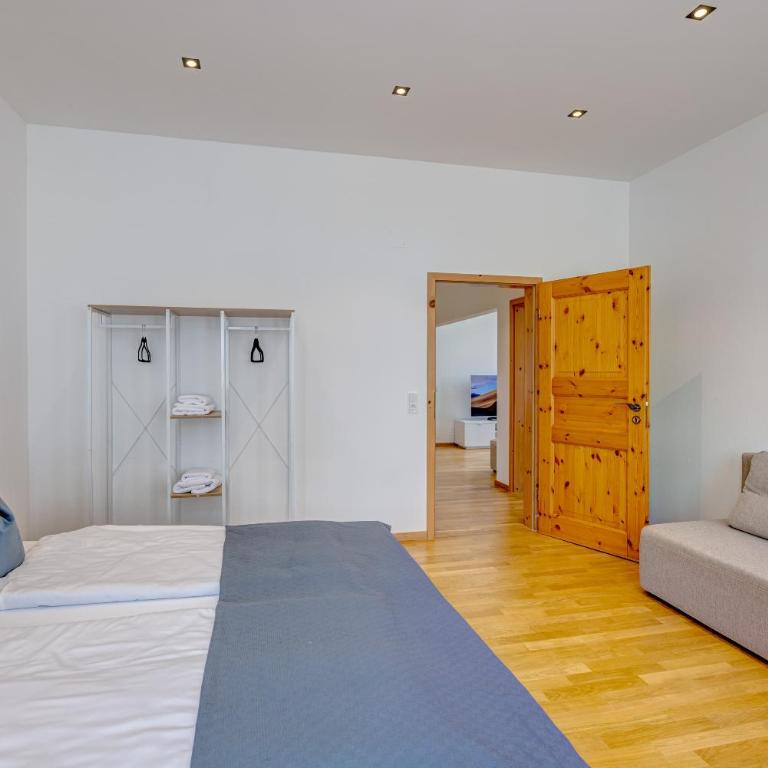 Kaza Guesthouse, centrally located 2 & 3 bedroom Apartments in Augsburg - Apartment mit 3 Schlafzimmern - 12