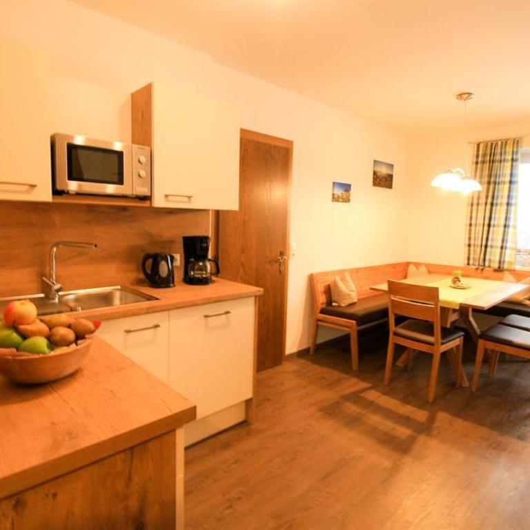Ferienwohnung Gföller - Three-Bedroom Apartment with Shower - 33
