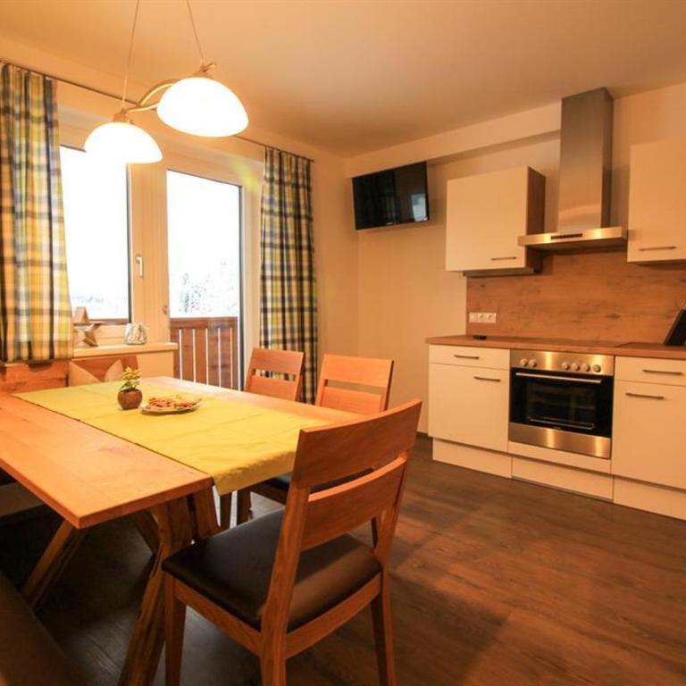 Ferienwohnung Gföller - Three-Bedroom Apartment with Shower - 34