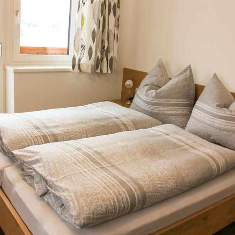 Ferienwohnung Gföller - Three-Bedroom Apartment with Shower - 38