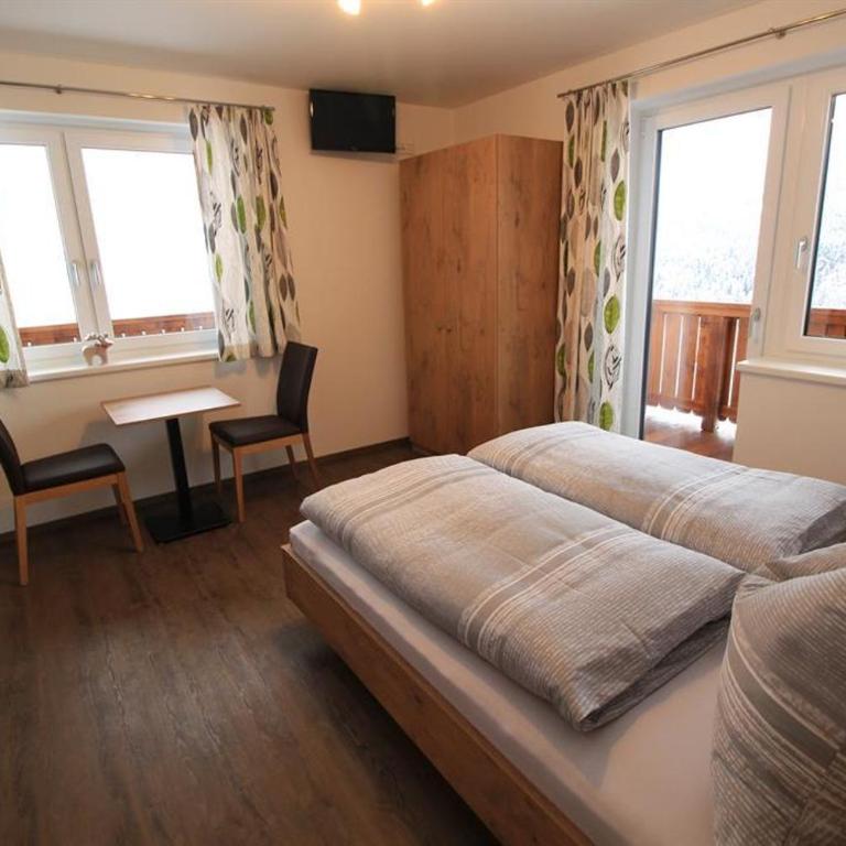 Ferienwohnung Gföller - Three-Bedroom Apartment with Shower - 39