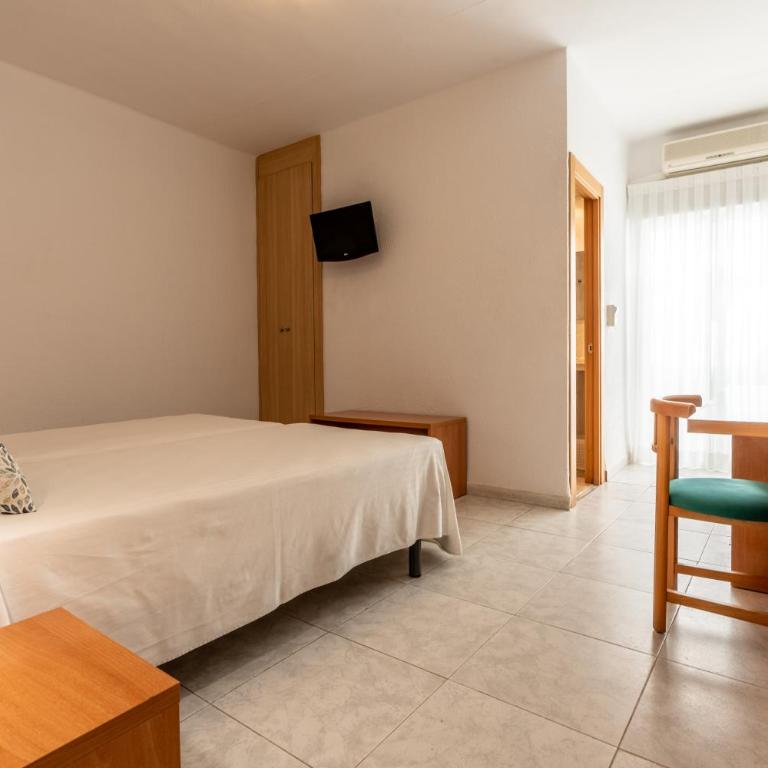 Hotel Avenida - Habitación Doble con patio - 2 camas - 3
