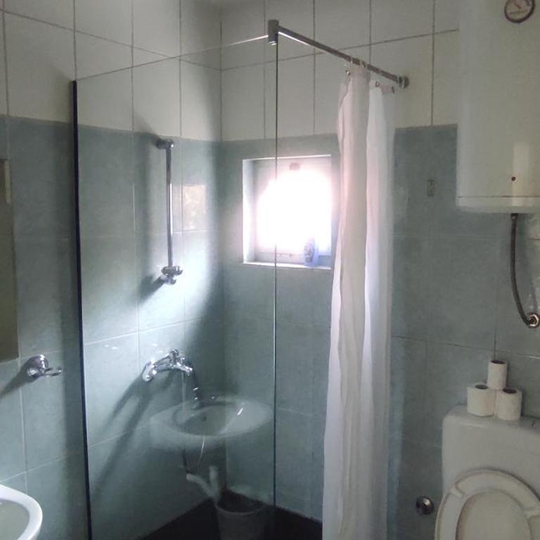 Hotel & Rooms Lombrelle - Budget Triple Room - 3