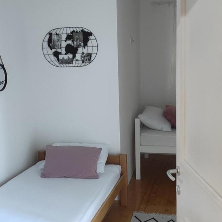 Hotel & Rooms Lombrelle - Apartment with Garden View - 4