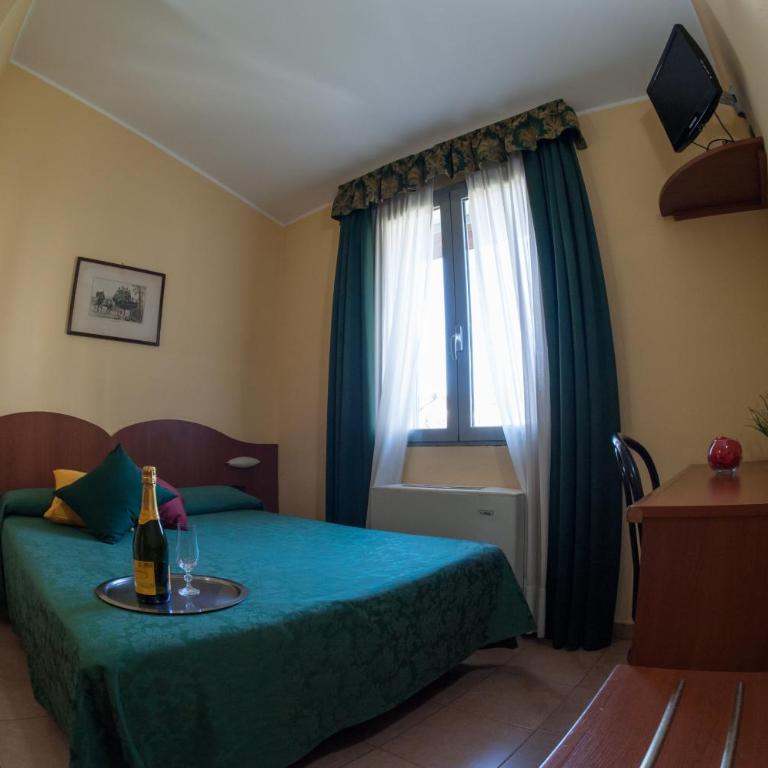 The Best Hotel - Camera Matrimoniale - 3