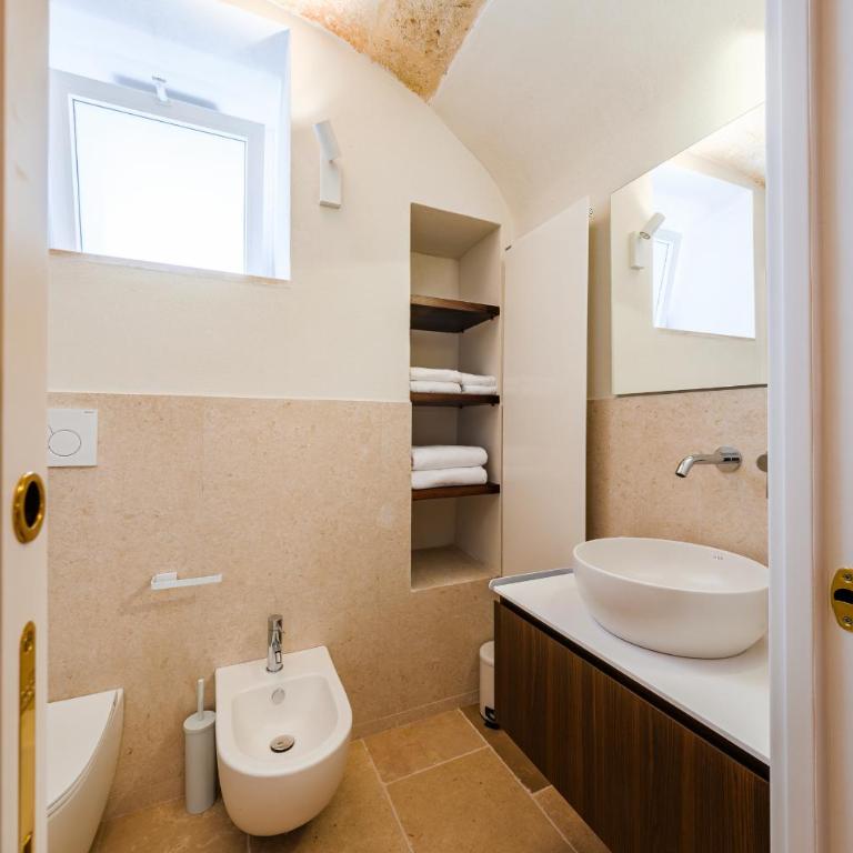 HelloAPULIA Charming Palazzo Clemente - self-catering suites with aircondition - One-Bedroom Apartment - 8