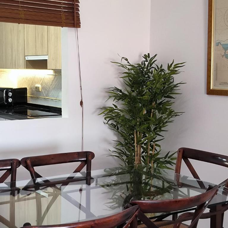 Apartamento con vistas y garaje en Marina del Este - Two-Bedroom Apartment - 20