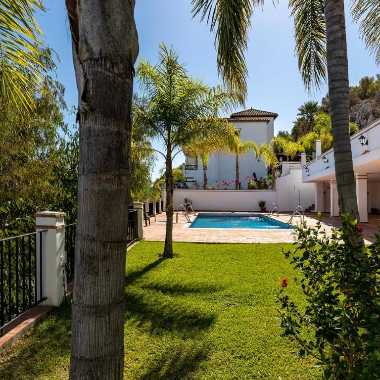 Apartamento con vistas y garaje en Marina del Este - Two-Bedroom Apartment - 42