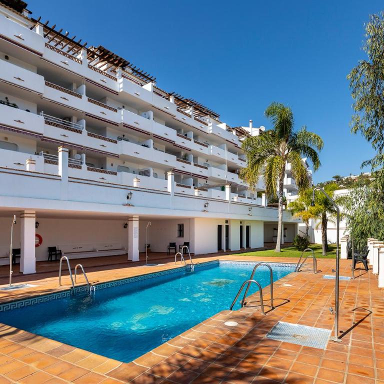 Apartamento con vistas y garaje en Marina del Este - Two-Bedroom Apartment - 41
