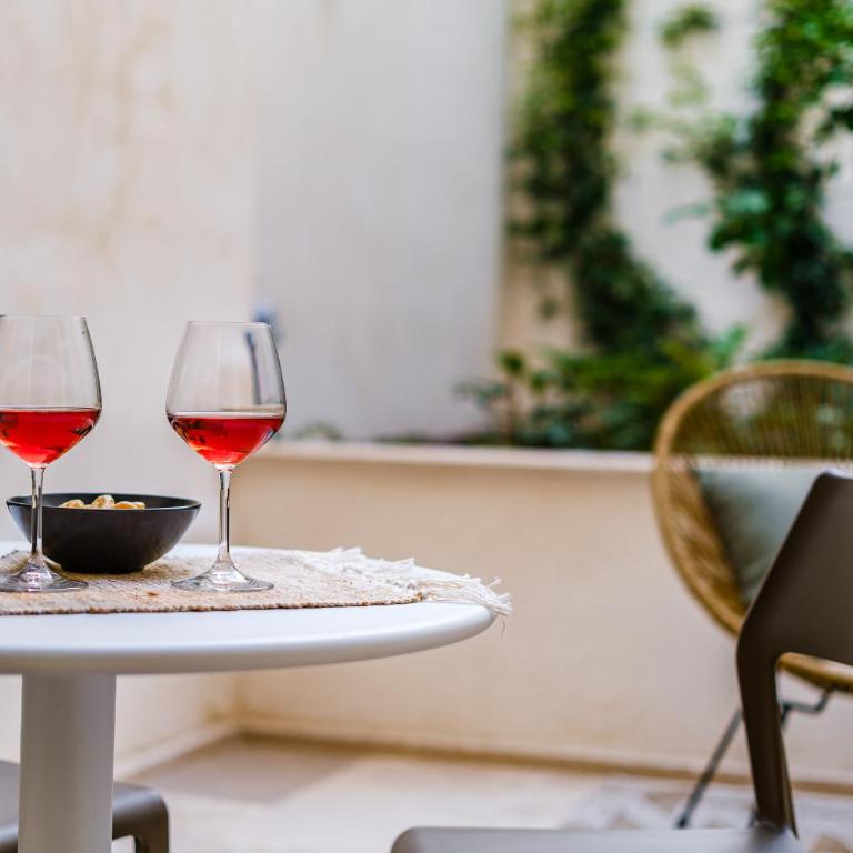 HelloAPULIA Charming Palazzo Clemente - self-catering suites with aircondition - One-Bedroom Apartment - 11