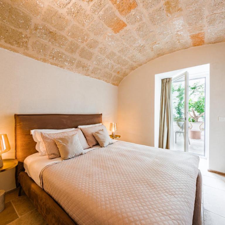 HelloAPULIA Charming Palazzo Clemente - self-catering suites with aircondition - One-Bedroom Apartment - 1