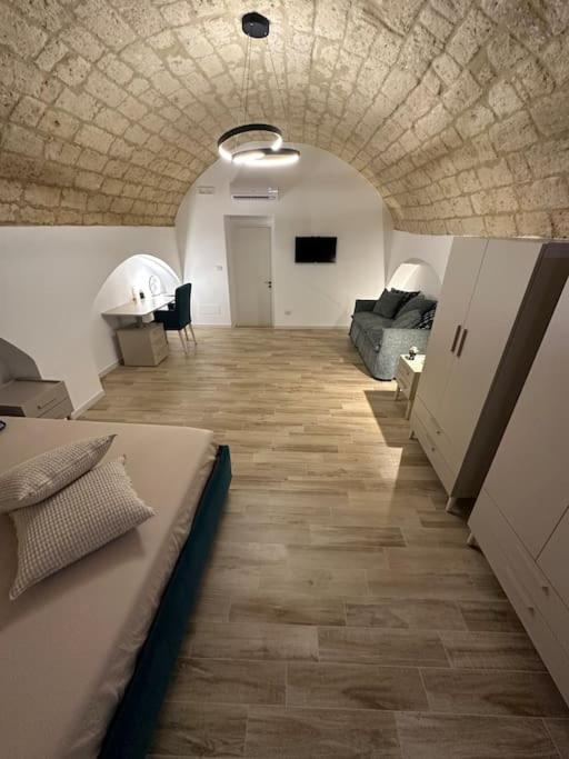 Mediterranean House - One-Bedroom House - 3