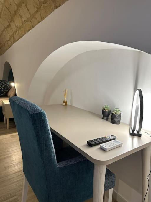 Mediterranean House - One-Bedroom House - 9