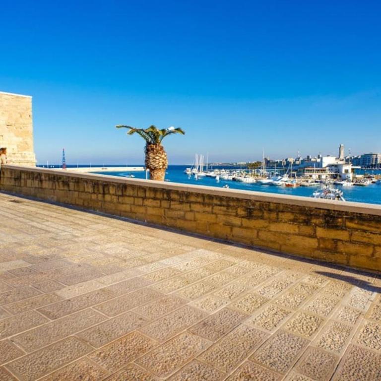 Mediterranean House - One-Bedroom House - 25