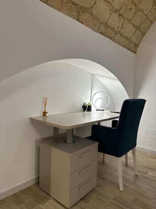 Mediterranean House - One-Bedroom House - 10