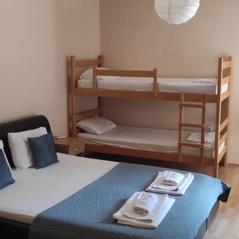 Hotel & Rooms Lombrelle - Quadruple Room with Balcony - 3