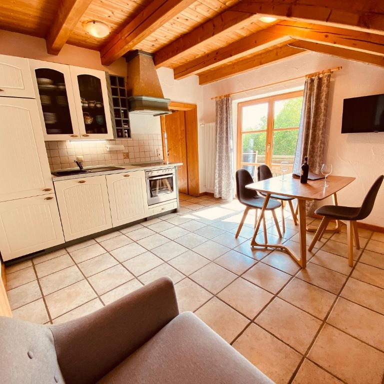 Urlaubshof Bechteler - Ferienwohnung Stoffelberg mit Bergblick - 5