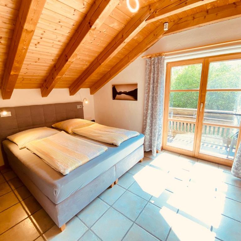 Urlaubshof Bechteler - Ferienwohnung Stoffelberg mit Bergblick - 6