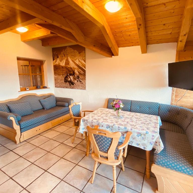 Urlaubshof Bechteler - Ferienwohnung Grünten mit Bergblick - 5