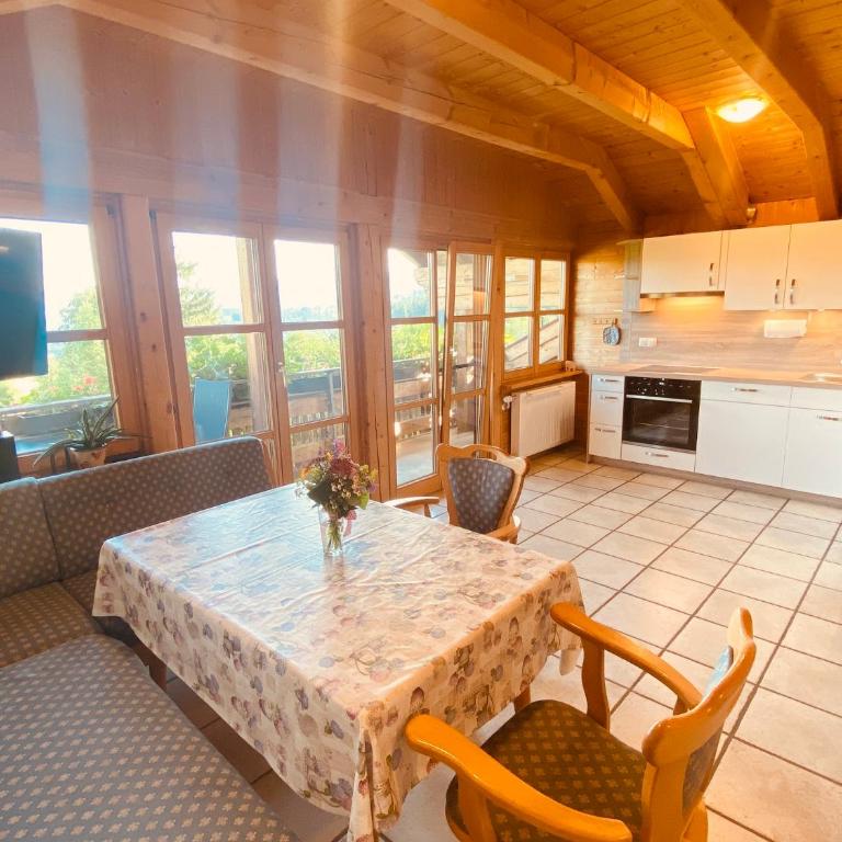 Urlaubshof Bechteler - Ferienwohnung Grünten mit Bergblick - 7
