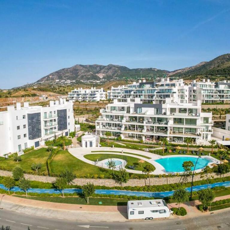 HigueronRentals Live Work Enjoy - Three-Bedroom Apartment - 1