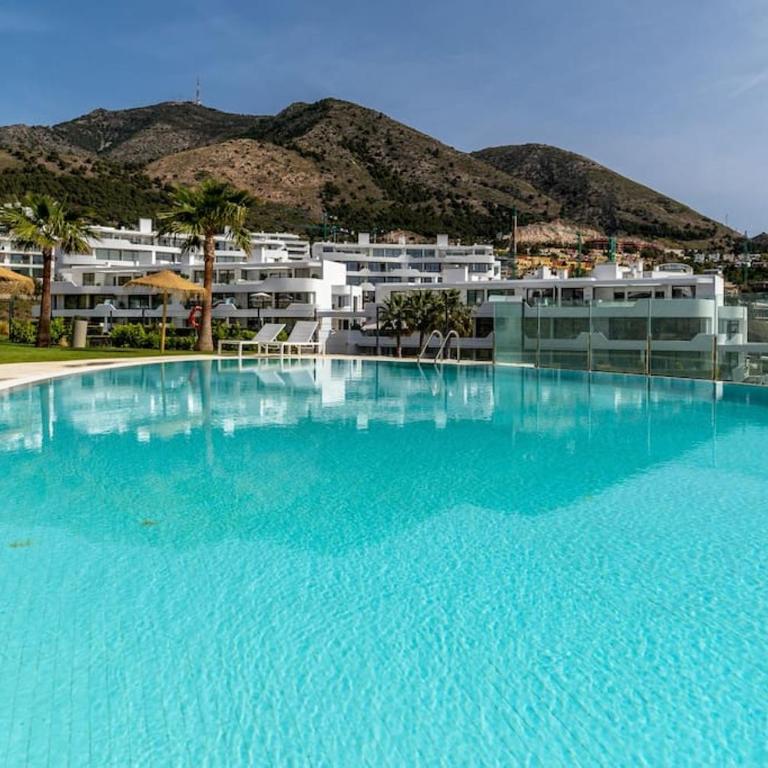HigueronRentals Live Work Enjoy - Three-Bedroom Apartment - 3