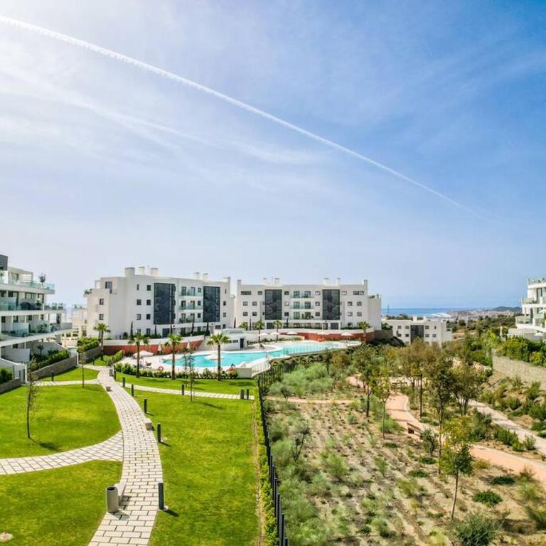 HigueronRentals Live Work Enjoy - Three-Bedroom Apartment - 4