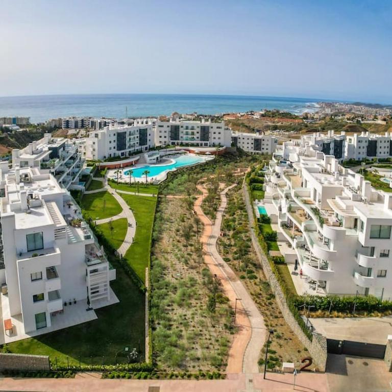 HigueronRentals Live Work Enjoy - Three-Bedroom Apartment - 5