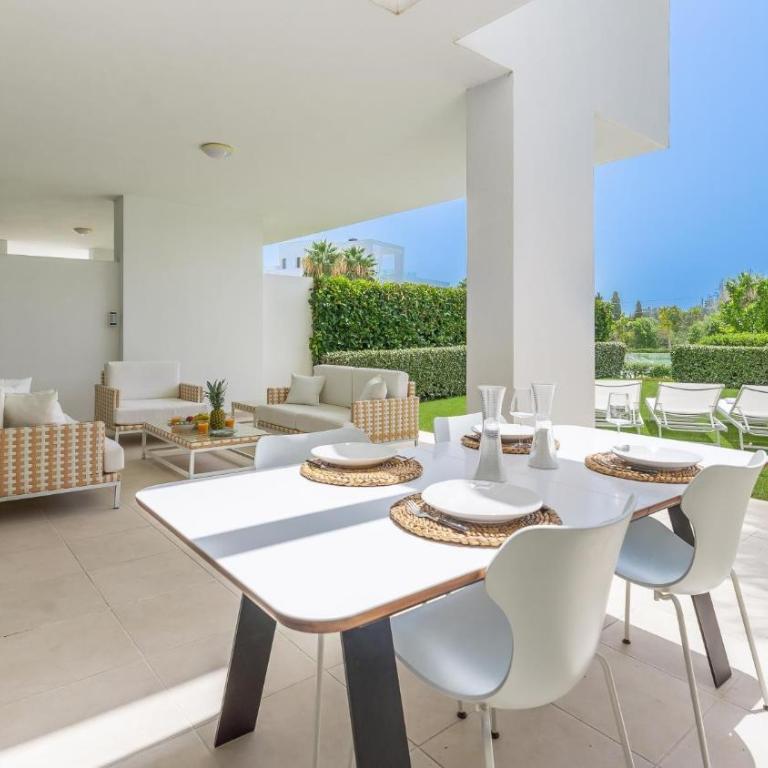 Amazing Ultra Modern Oasis In Atalaya - Apartment - 10