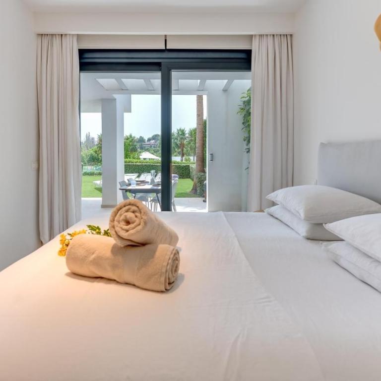Amazing Ultra Modern Oasis In Atalaya - Apartment - 13