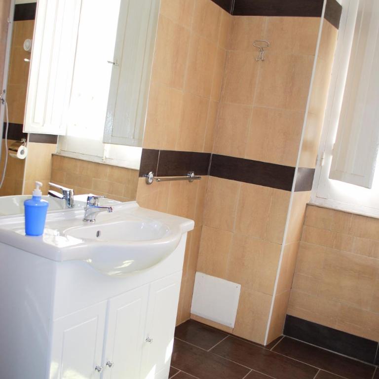 Villa Arazurrina - Camera Tripla con Bagno Privato - 1
