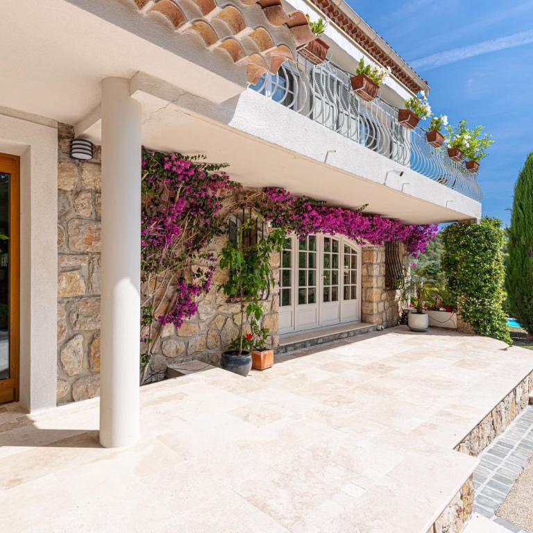 Private & comfortable stone villa with pool - Villa - 11