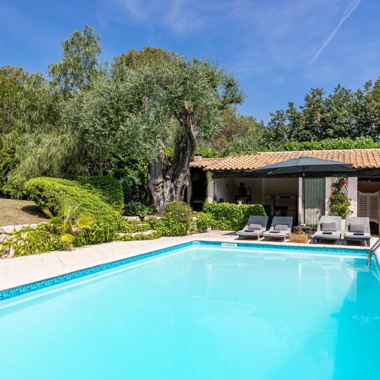 Private & comfortable stone villa with pool - Villa - 14