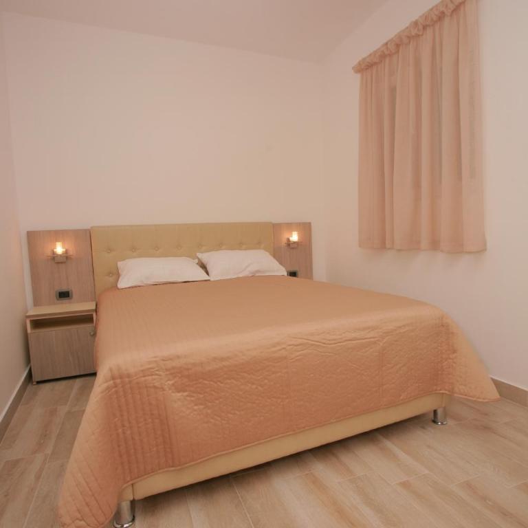 Apartments Obala - Katić - One-Bedroom Apartment with Balcony and Sea View - 3