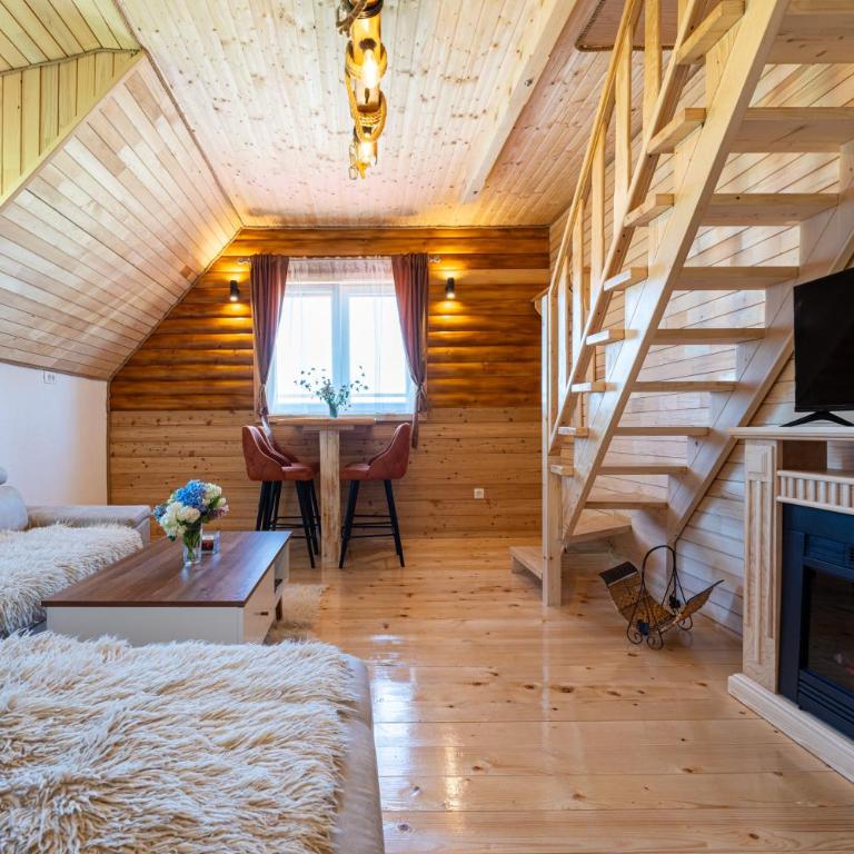 Apartments CENTER OF THE WORLD - One-Bedroom Apartment - 5