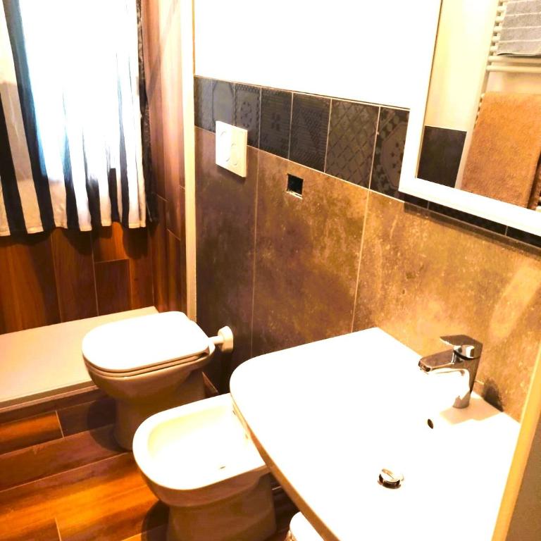 Cozy!! Verona - Camera Doppia con Letti Singoli con Bagno Privato Esterno - 4