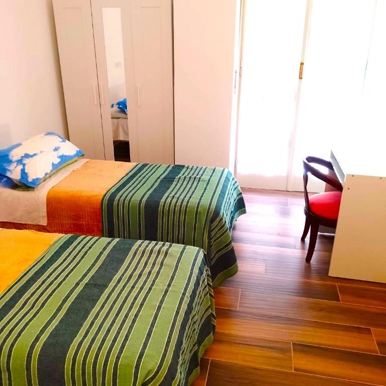 Cozy!! Verona - Camera Doppia con Letti Singoli con Bagno Privato Esterno - 5
