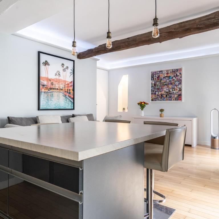 Cosy central place Paris - Chambre Double ou Lits Jumeaux - 8